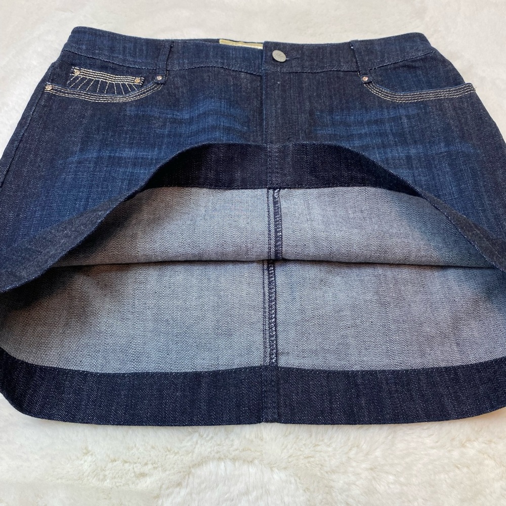 WHITE HOUSE BLACK MARKET BLANC Denim Jean Skirt | Diamond Embellishment | Size 8 - Picture 2 of 11